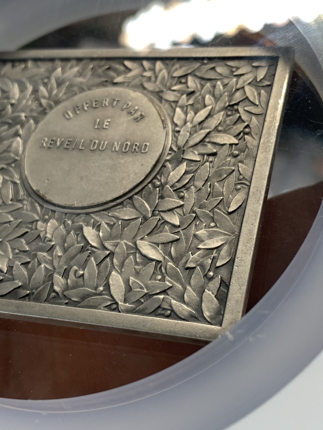 《竞宝斋》第93场-本周日，周一2场连拍（全场不限金额包邮） NGC-MS63 法国1930年代「诺尔晨报」装饰艺术大银章 首见 60X54MM 大规格  大盒封装