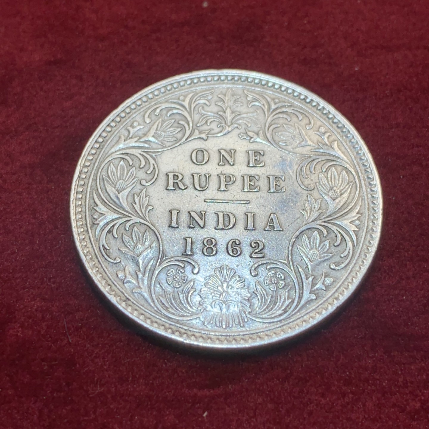 《竞宝斋》第93场-本周日，周一2场连拍（全场不限金额包邮） 1862 首年版 英属印度1卢比 银币 细节好 实惠的维多利亚