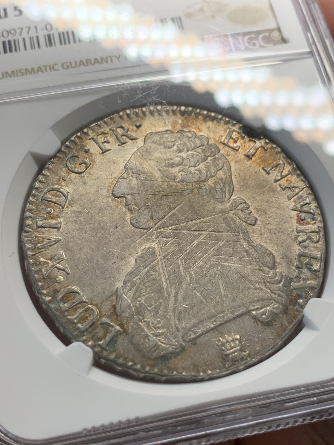 《竞宝斋》第93场-本周日，周一2场连拍（全场不限金额包邮） NGC-AU55第五名 法国1790年路易十六1埃居大银币 表面是常规减重痕