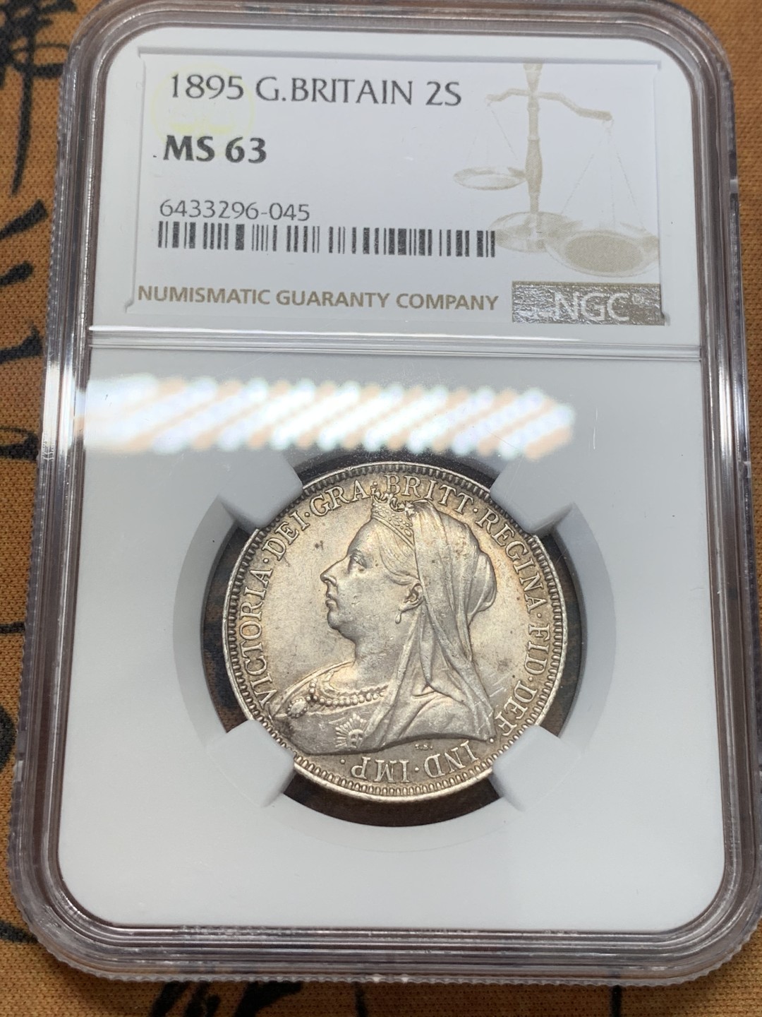 《竞宝斋》第93场-本周日，周一2场连拍（全场不限金额包邮） NGC-MS63 英国1895维多利亚批纱2先令 