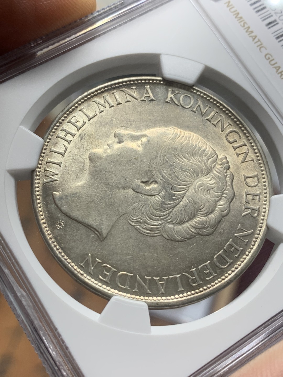 《竞宝斋》第93场-本周日，周一2场连拍（全场不限金额包邮） NGC-AU58 荷属东印度 1943年 威廉米娜女王 2.5盾大银币 原光好品 少见品种