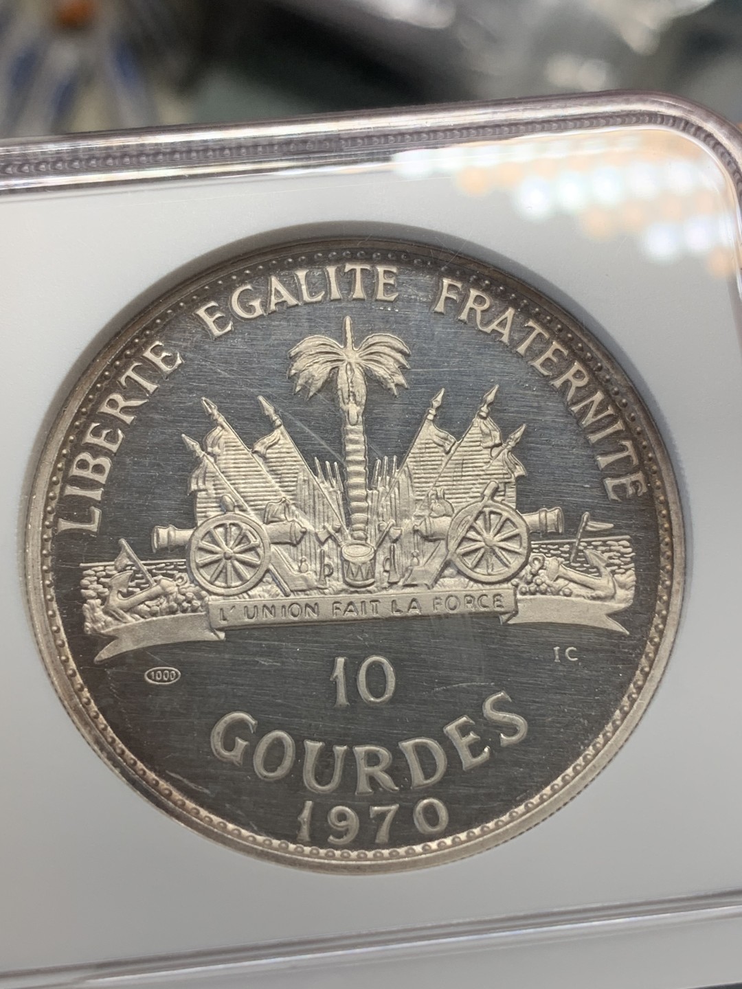 《竞宝斋》第93场-本周日，周一2场连拍（全场不限金额包邮） NGC-PF65UC 海地1970年10G将军加厚银币（带粉彩、加厚盒）发行量仅1500枚，重47.05g