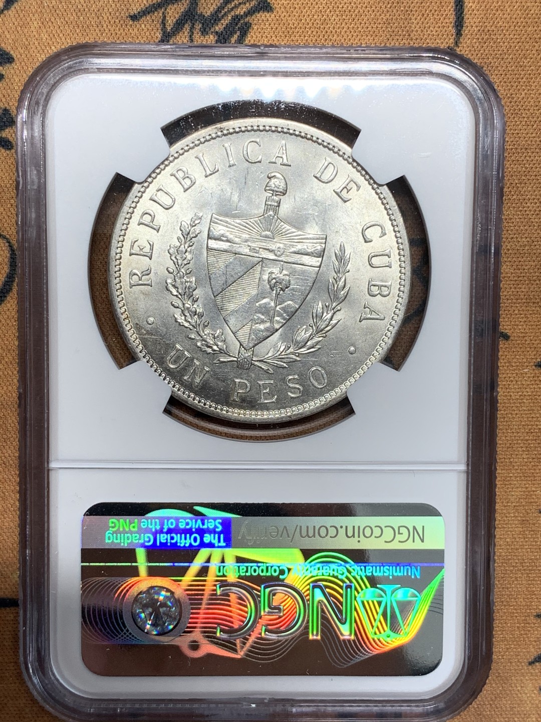 《竞宝斋》第93场-本周日，周一2场连拍（全场不限金额包邮） NGC MS62 古巴1934年 五星比索 知名品种 最近也少见了 原光 银币