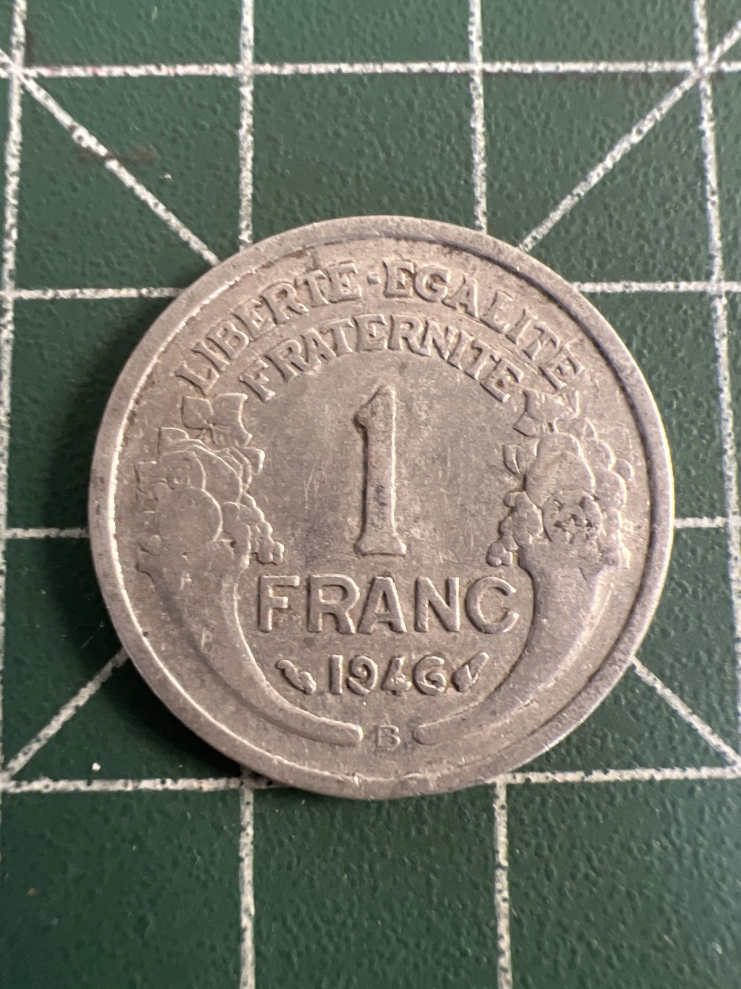 泡泡堂第八十一期  世界硬币专场（无押金，无佣金，捡漏，全场20包邮，偏远地区除外） 法国1946年1法