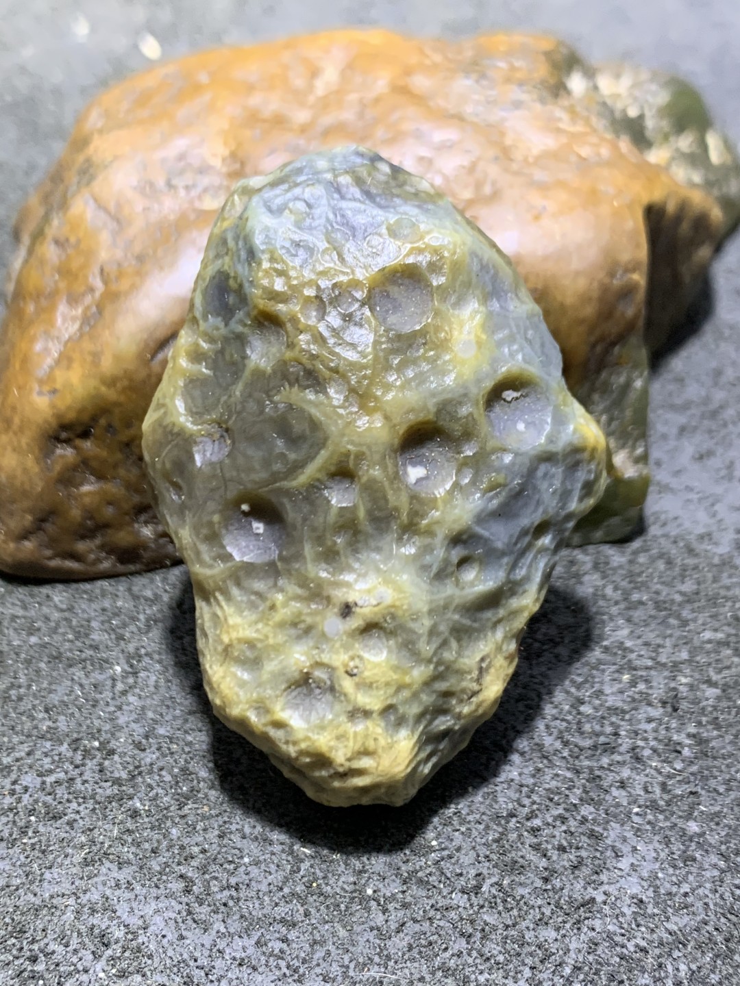 精美阿拉善高玉化蜂窝筋脉石原石一颗，