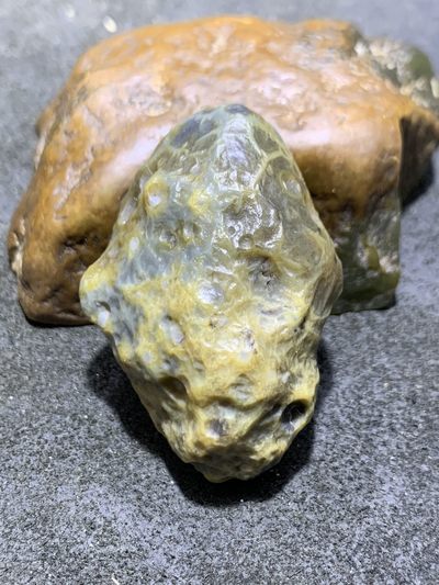 精美阿拉善高玉化蜂窝筋脉石原石一颗， - 精美阿拉善高玉化蜂窝筋脉石原石一颗，