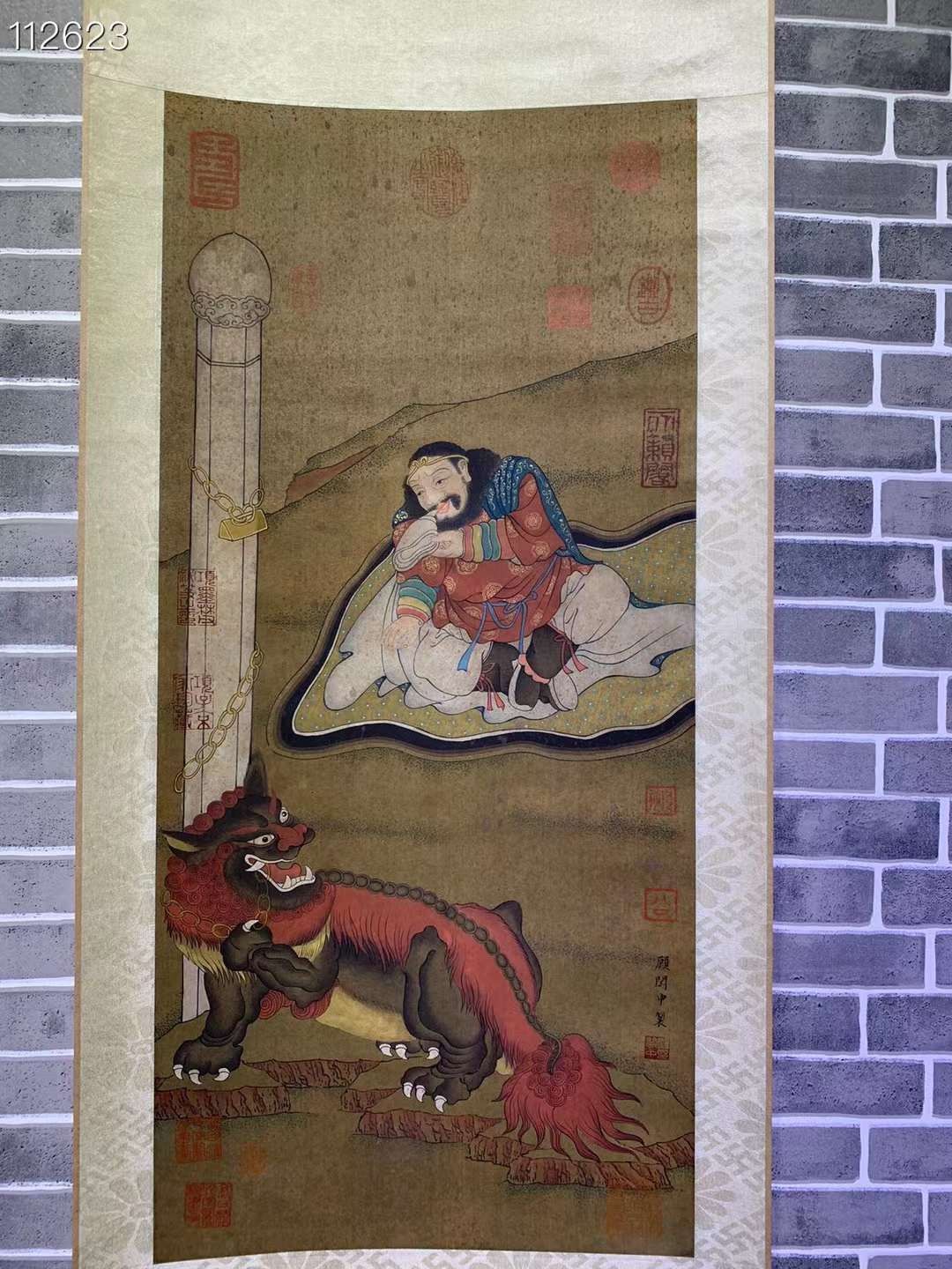 顾闳中（910～980），江南人，五代十国中南唐人物画家，丝绢人物画，材质，绢布，画工精细，人物神情生动，线条流畅，保存完整。