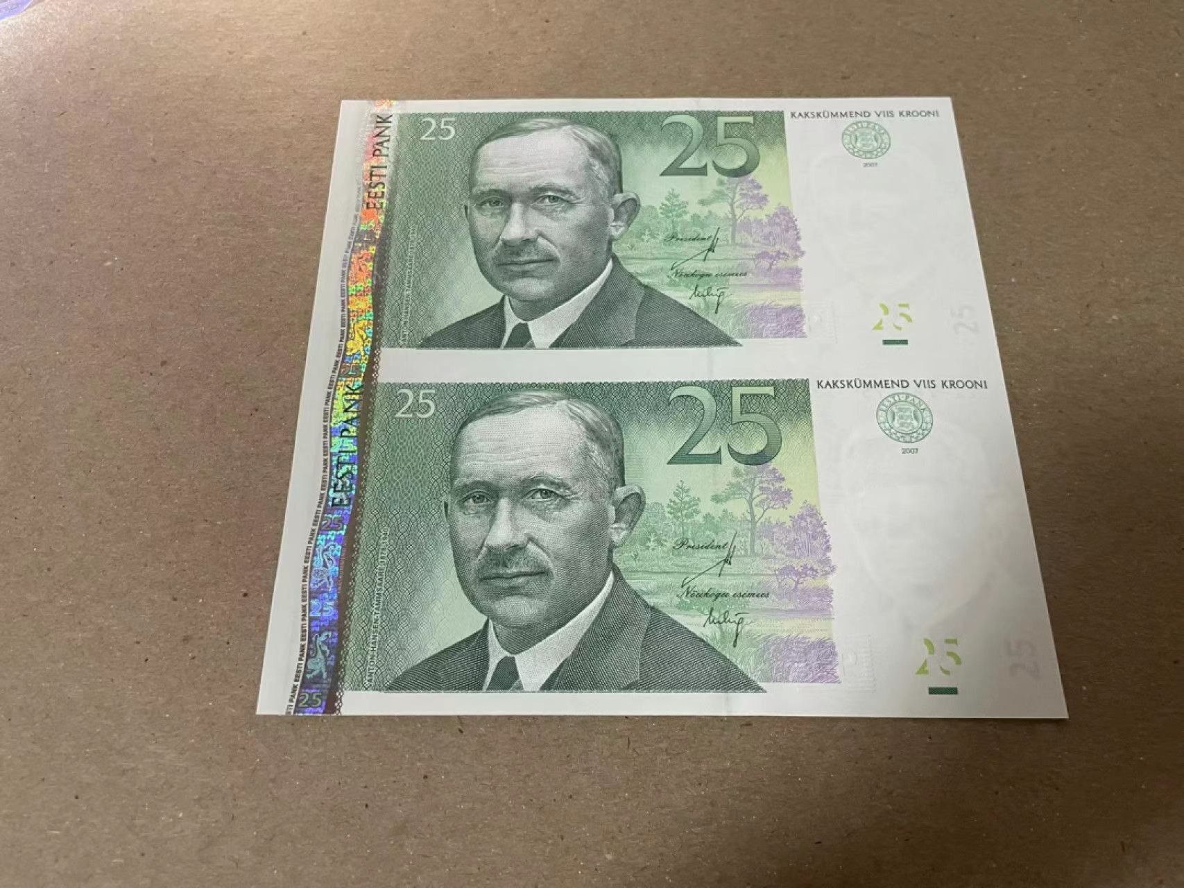 【Blue Auction】✨世界纸币精拍第222期 ——冠军舍那 【连体钞 ZZ冠】爱沙尼亚 2007年25克朗 