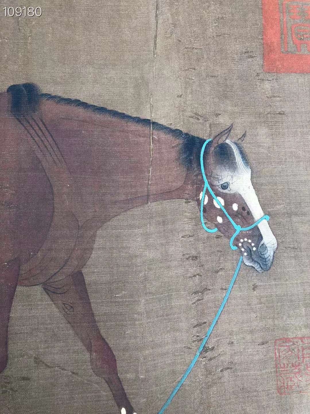 元代画家赵雍丝绢骏马图手卷一副，画工精细，画中骏马栩栩如生，活灵活现，十分逼真，包真包老包退。