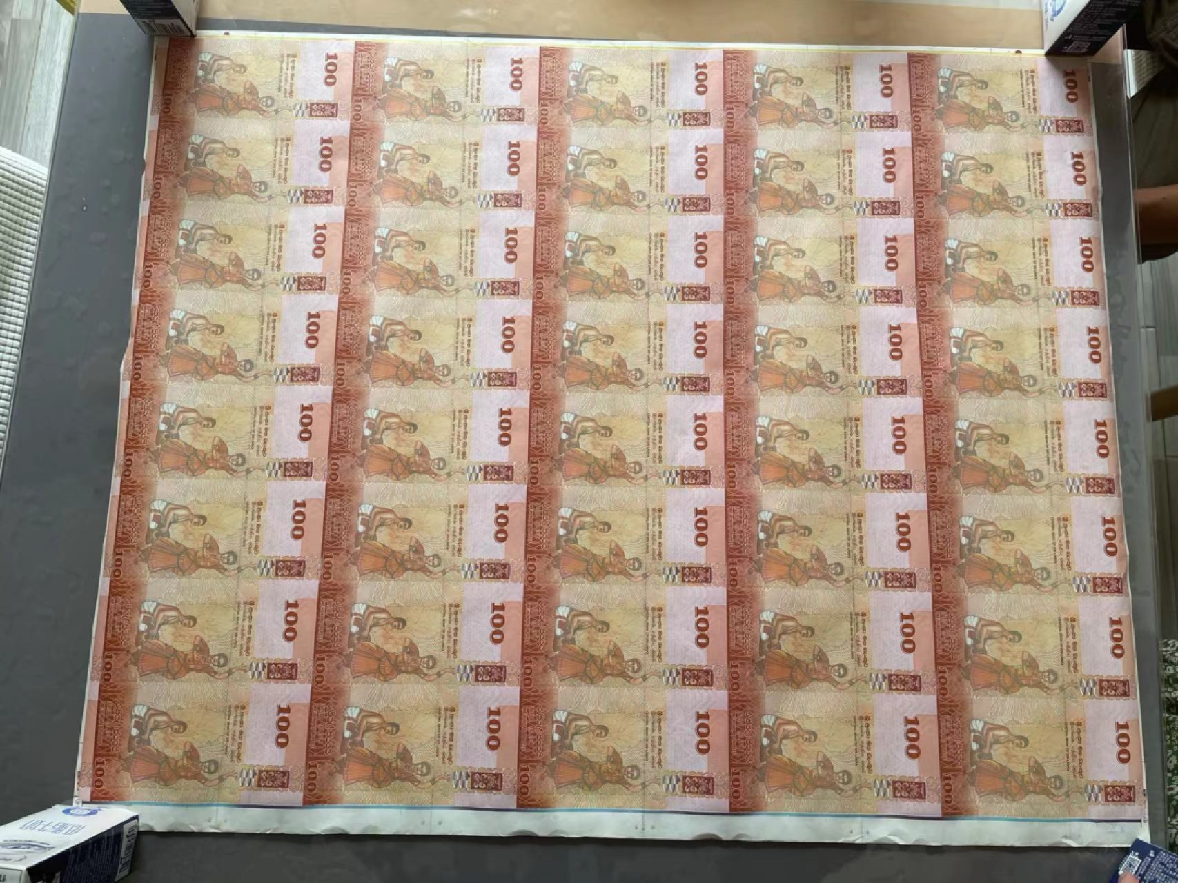 【Blue Auction】✨世界纸币精拍第222期 ——冠军舍那 【发行量1000张】斯里兰卡100卢比 40连体钞 超大带炮筒 UNC- 有瑕疵