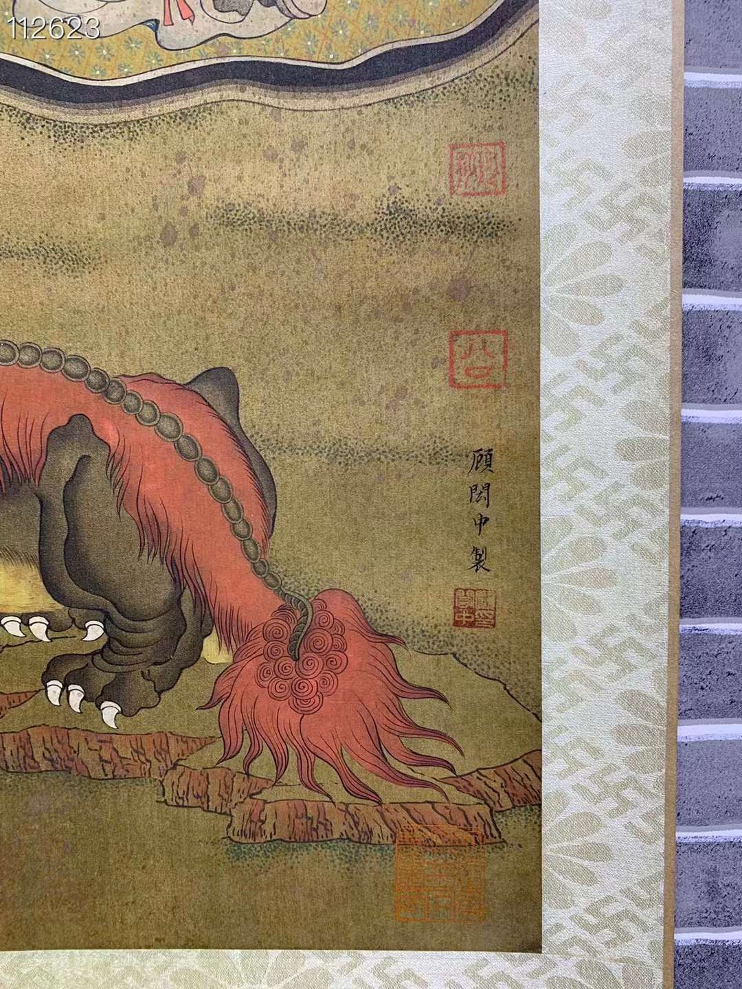 顾闳中（910～980），江南人，五代十国中南唐人物画家，丝绢人物画，材质，绢布，画工精细，人物神情生动，线条流畅，保存完整。