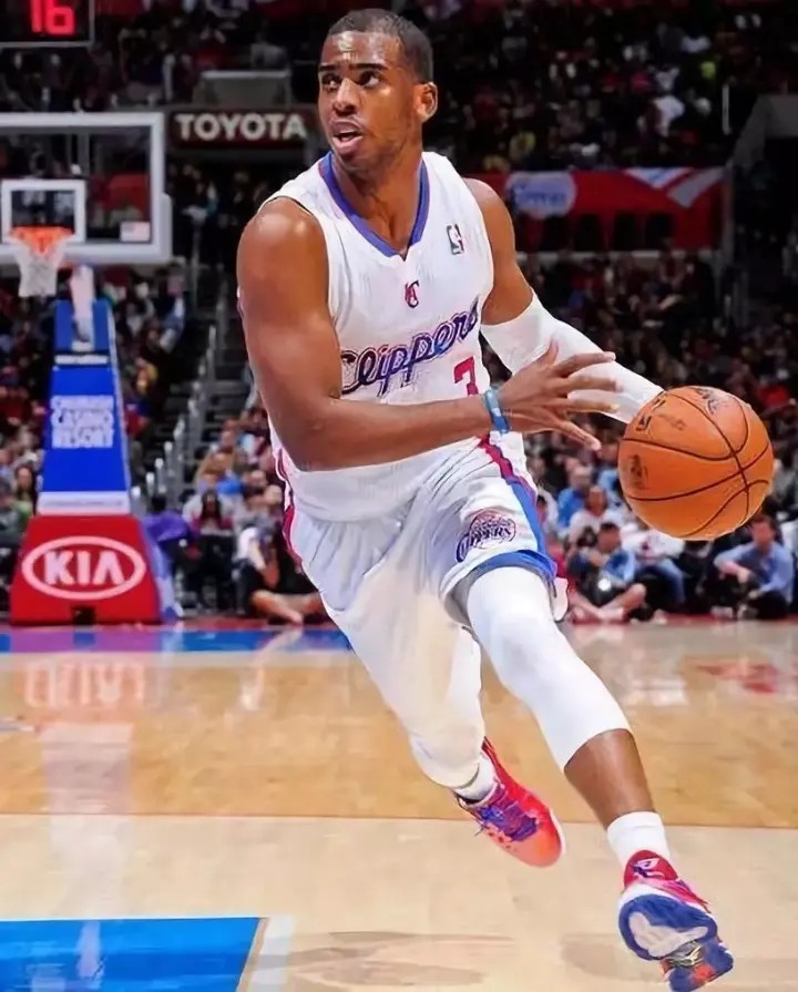 零元拍：“CP3”克里斯 保罗亲笔签字装裱球衣 Steiner公司亲鉴定认证标+证书，快船球衣，已做精美裱框。