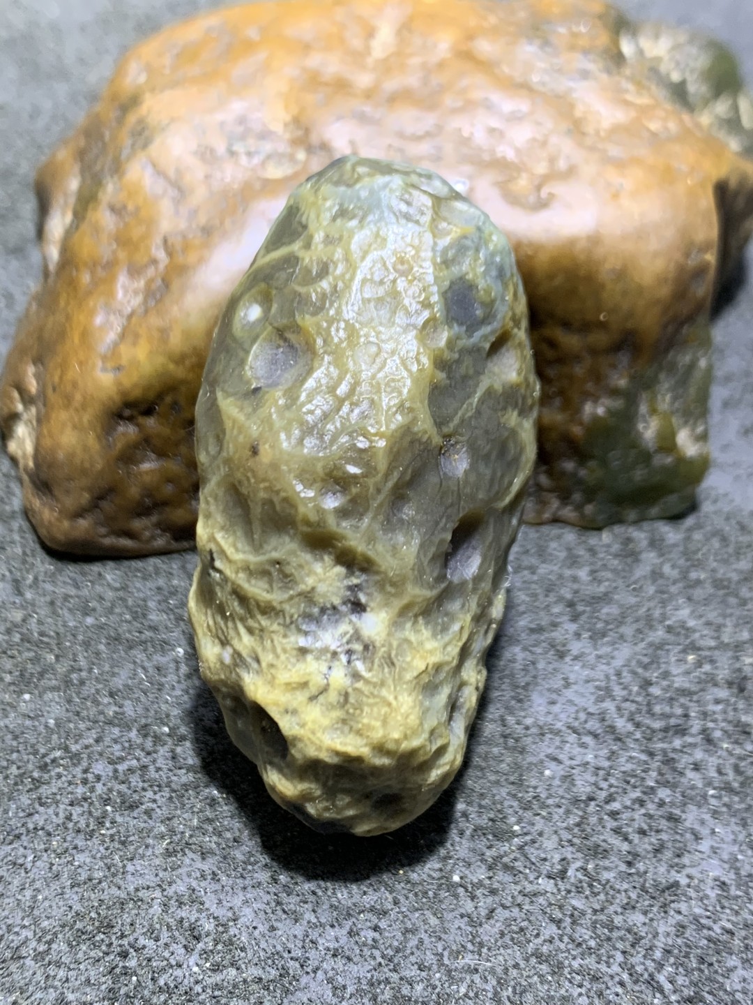 精美阿拉善高玉化蜂窝筋脉石原石一颗，