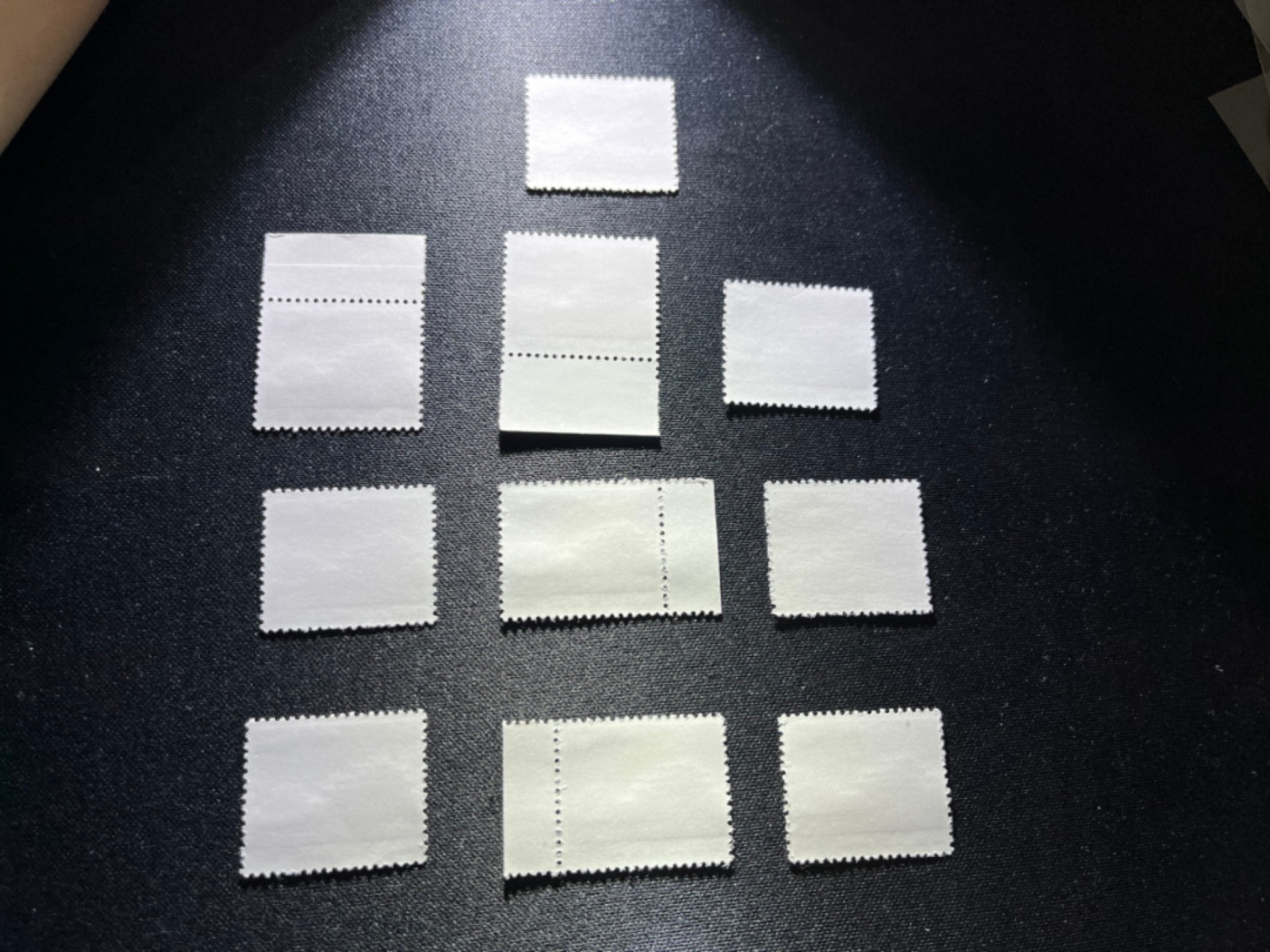 洪涛臻品 精选邮票限时拍卖第二十二期 普无号  8分天安门红太阳，10枚一组，收藏级品相一组，版撕嘎嘎绝，红色图案非常漂亮，正红背白，集邮册中必不可少的一组，版撕精品小票，多多益善，价值洼地，全品可评级，所有拍品包过灯，注意捡漏