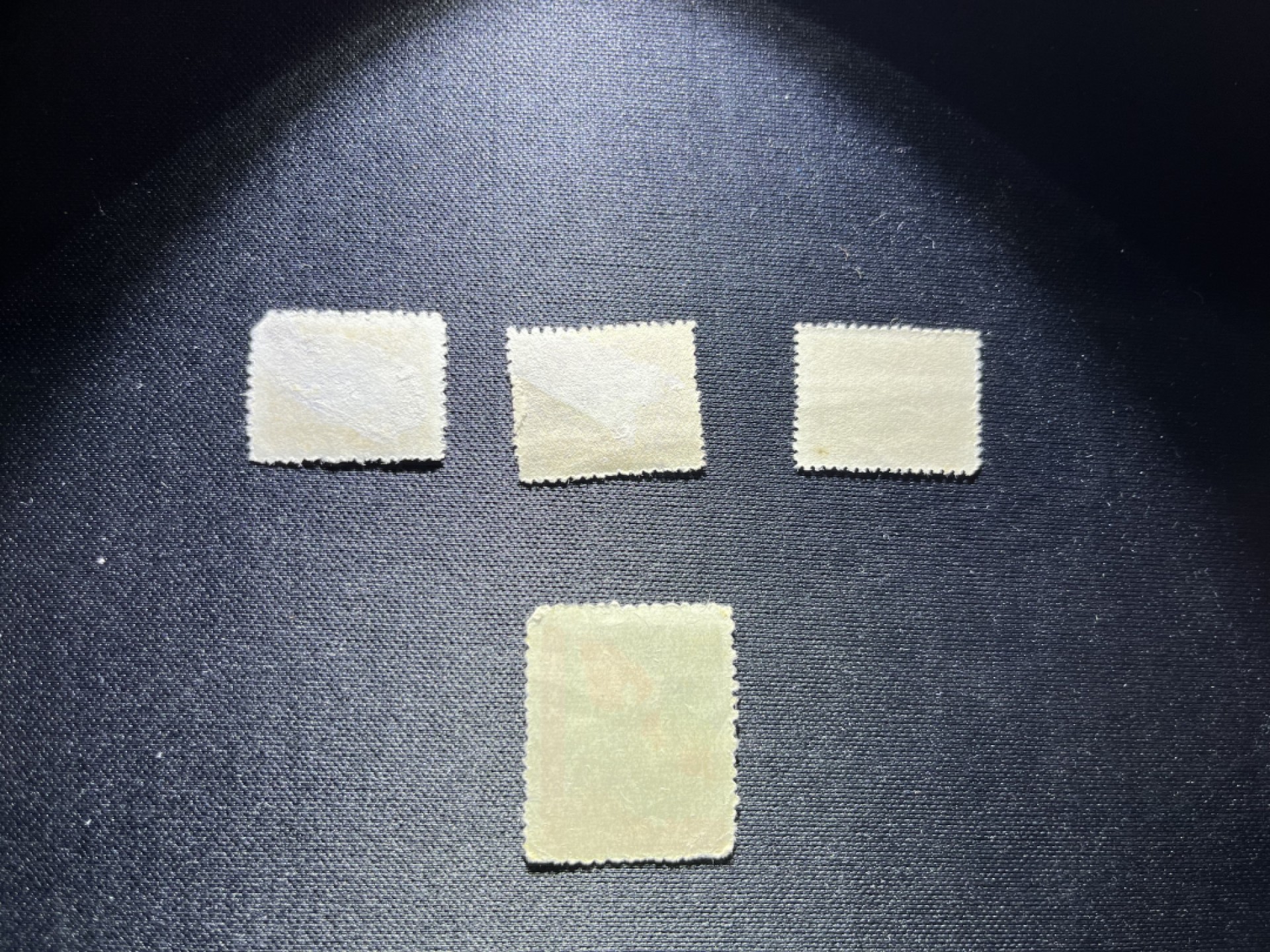 洪涛臻品 精品邮票限时拍卖第二十一期 民国欠资邮票不同面值，不同品种3枚，解放区邮票一枚，共4枚，品相自定