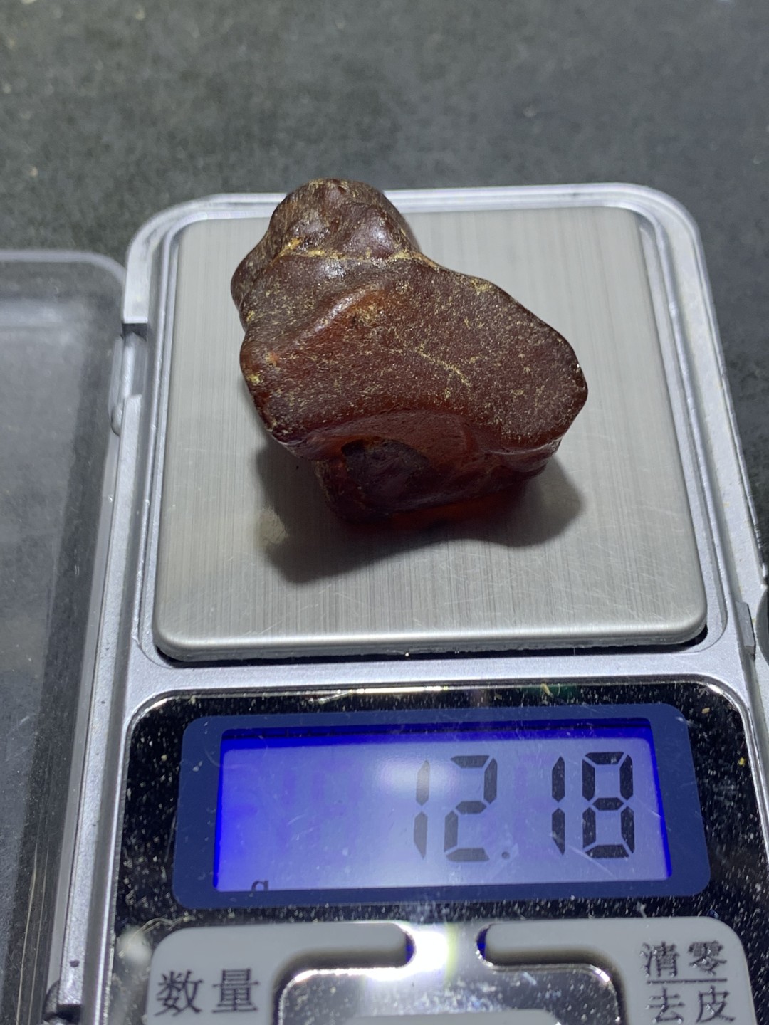 精美乌克兰蜜蜡原石一块