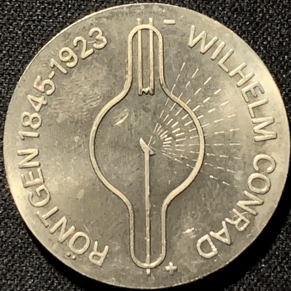 紫瑗钱币——第206期拍卖 民主德国 1970年 物理学家 伦琴诞辰125周年 5马克 纪念币 UNC