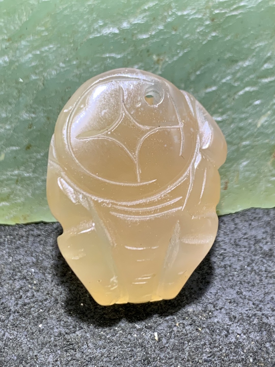 精美蒙料战国红玛瑙俏色巧雕貔貅吊坠一个，