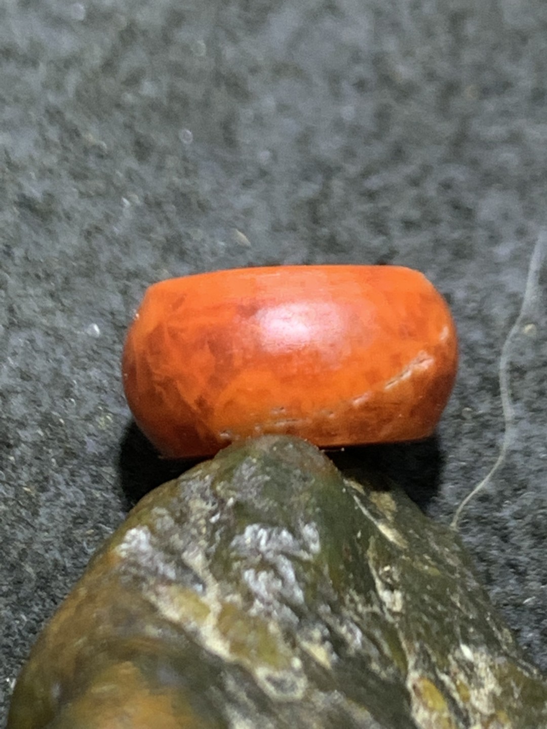 川料亚光南红玛瑙通货墩子一颗！