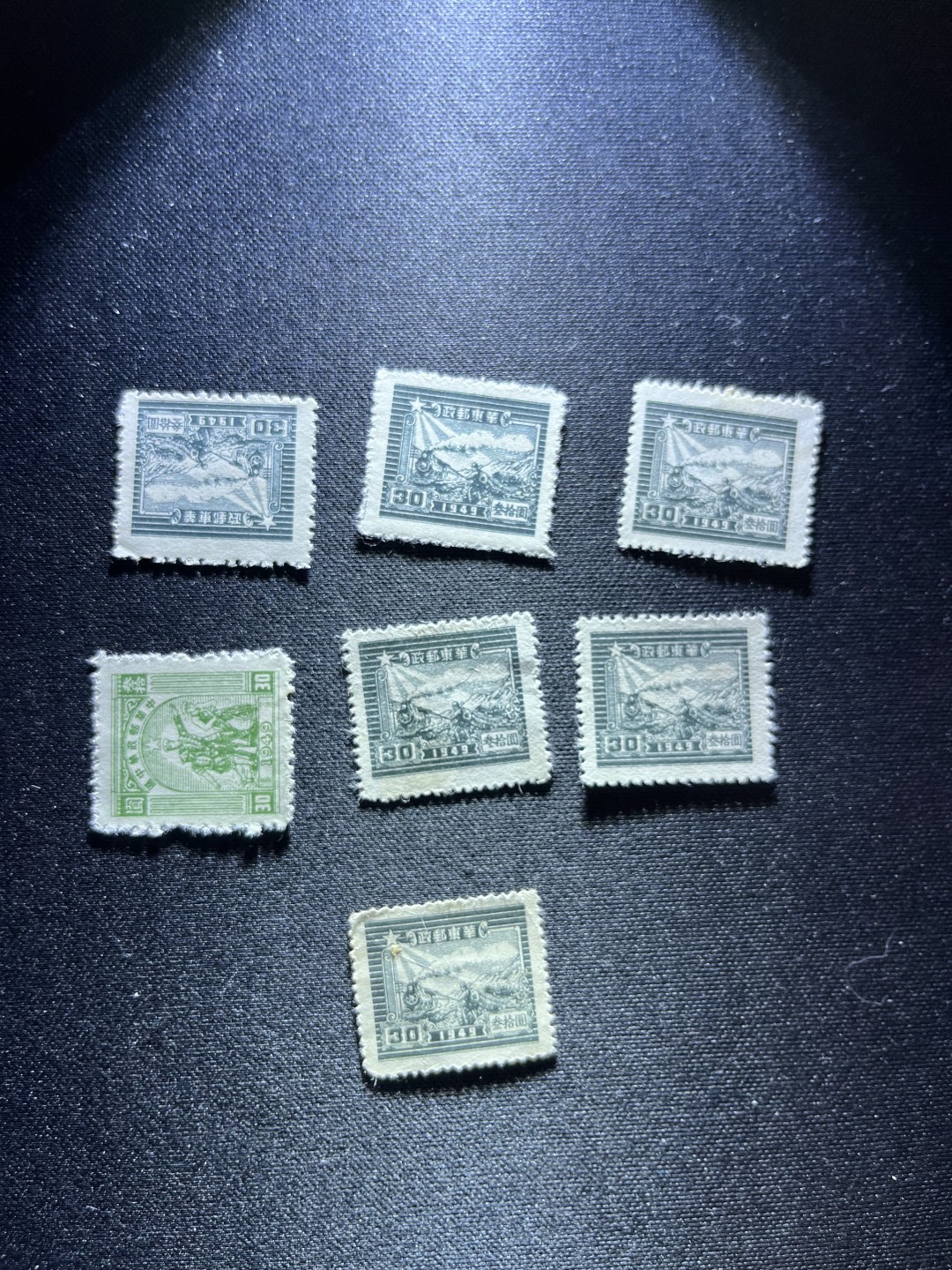 洪涛臻品 精选邮票限时拍卖第二十四期 华东邮政等解放区邮票几枚，上品