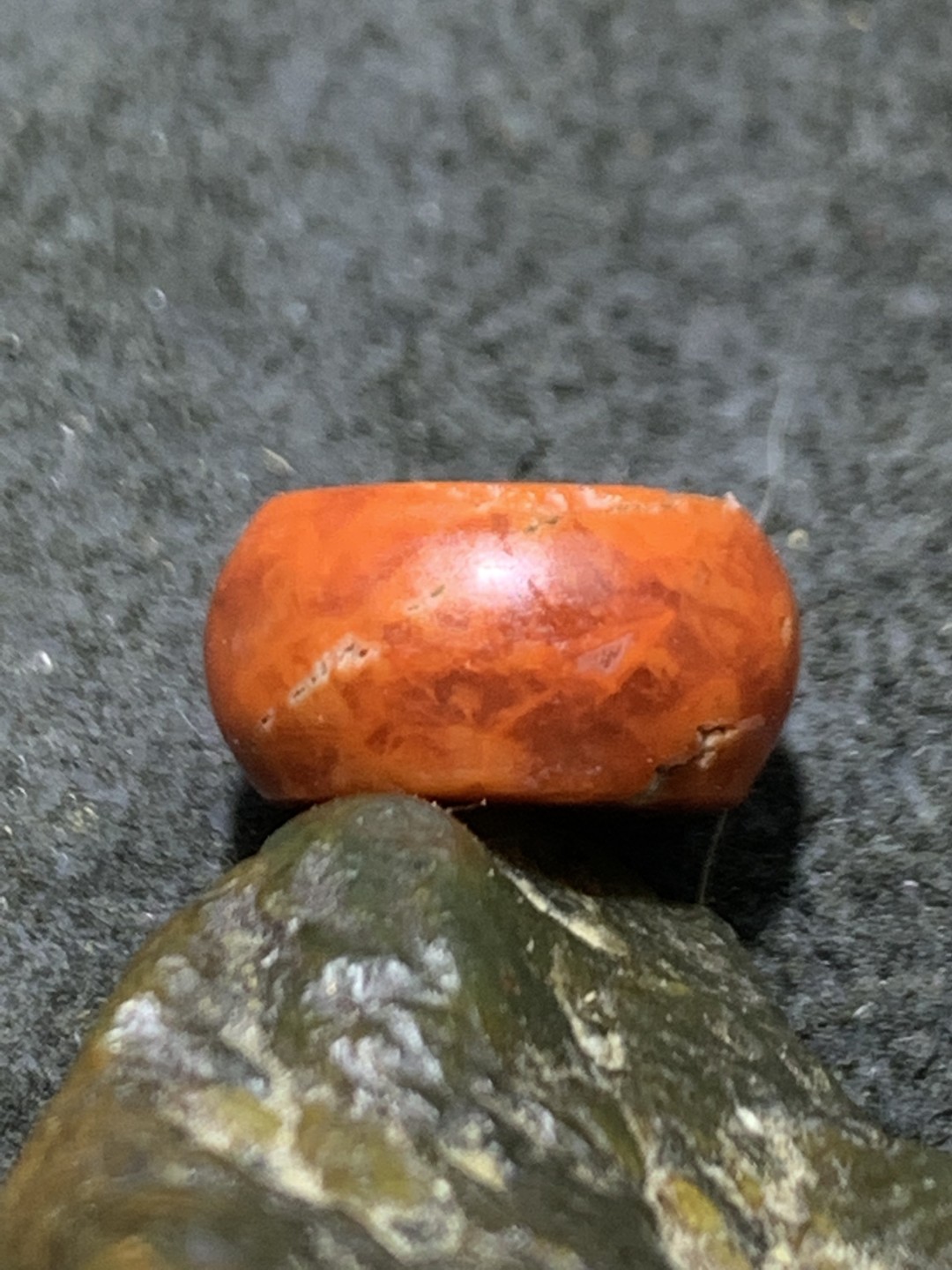 川料亚光南红玛瑙通货墩子一颗！