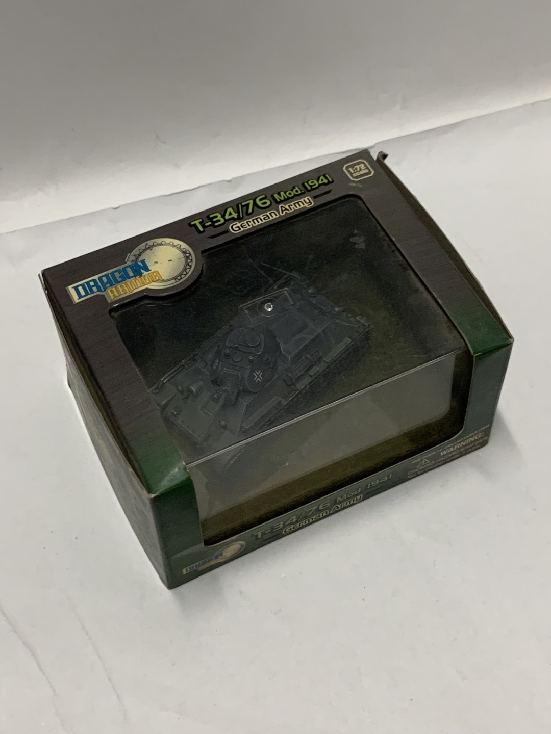零元拍：又翻出近二十年的老宝贝，威龙CANDO系列成品战车模型，比例1/72 T34 自带亚克力罩。