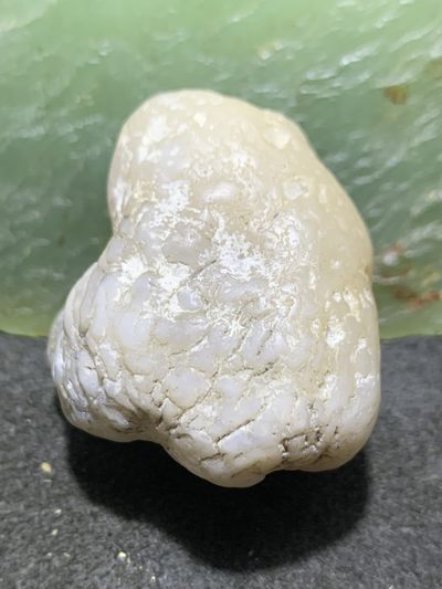 精美天然新疆哈密高玉化蛋白玉原石一块， - 精美天然新疆哈密高玉化蛋白玉原石一块，