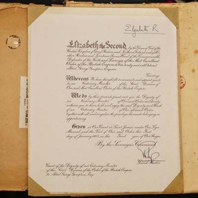 勋章奖章交易所9月17群拍 - 大英帝国勋章证书一套