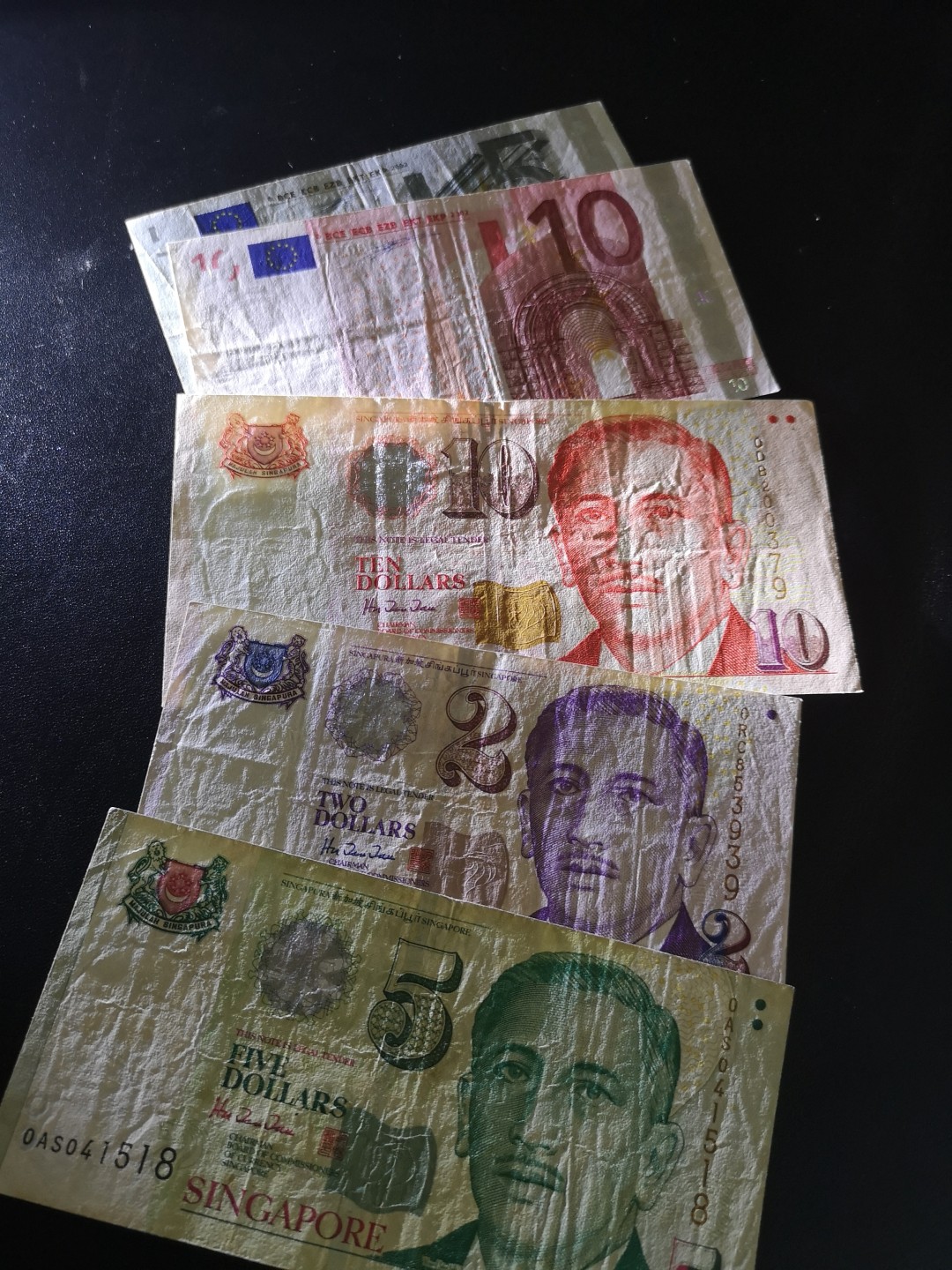 《外钞收藏家》第二百零二期 欧元和新加坡五张一起 流通品相