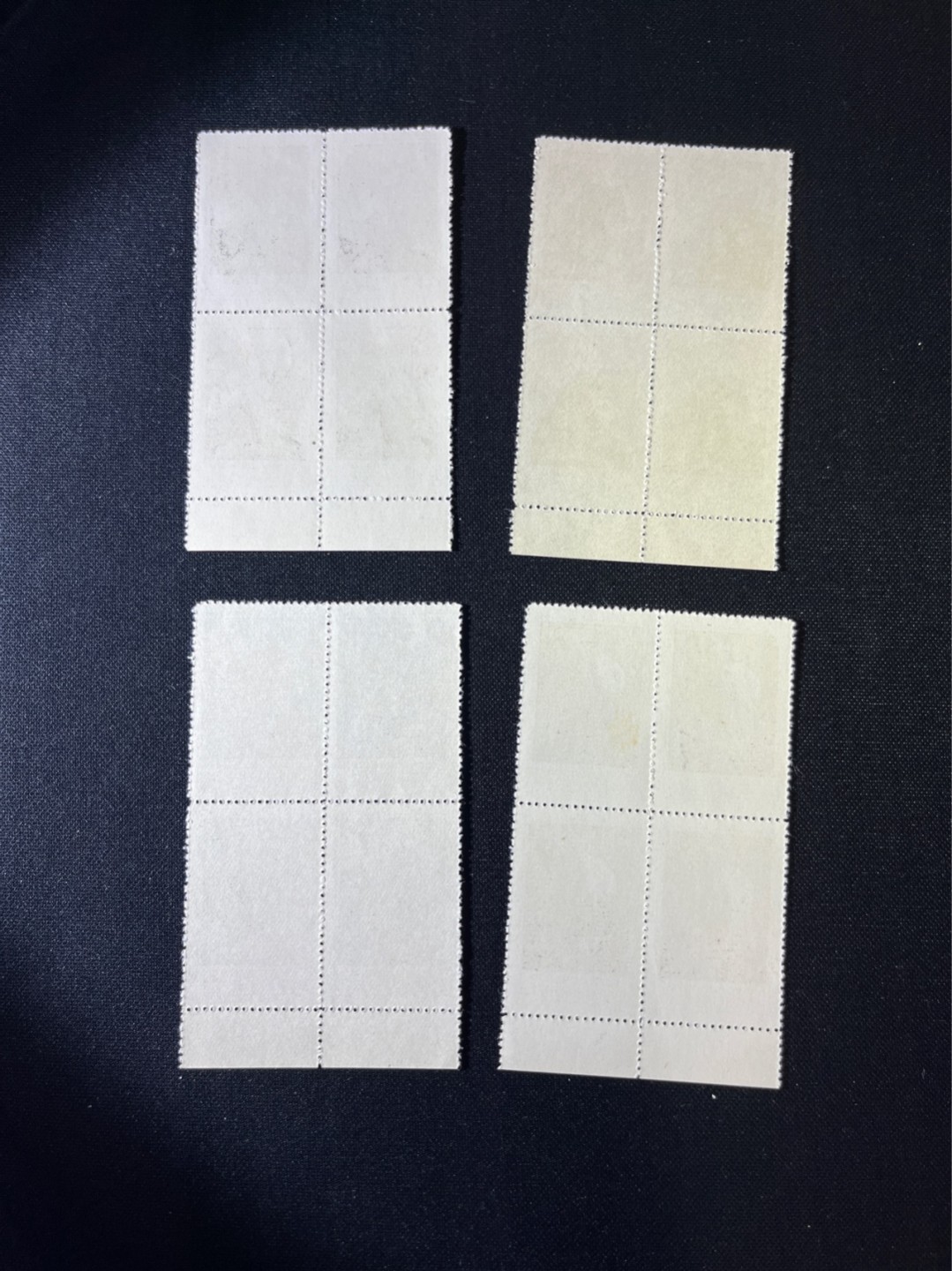 洪涛臻品 精选邮票限时拍卖第二十六期 特20农业合作化 版撕4方连，下边纸一组，版撕嘎嘎绝，个别背面轻微原始油墨印，不影响品相。非常受欢迎的一套票，嘎嘎绝的品相让人爱不释手，不是某涌所谓的全品可以比的，全品可评级，注意捡漏！