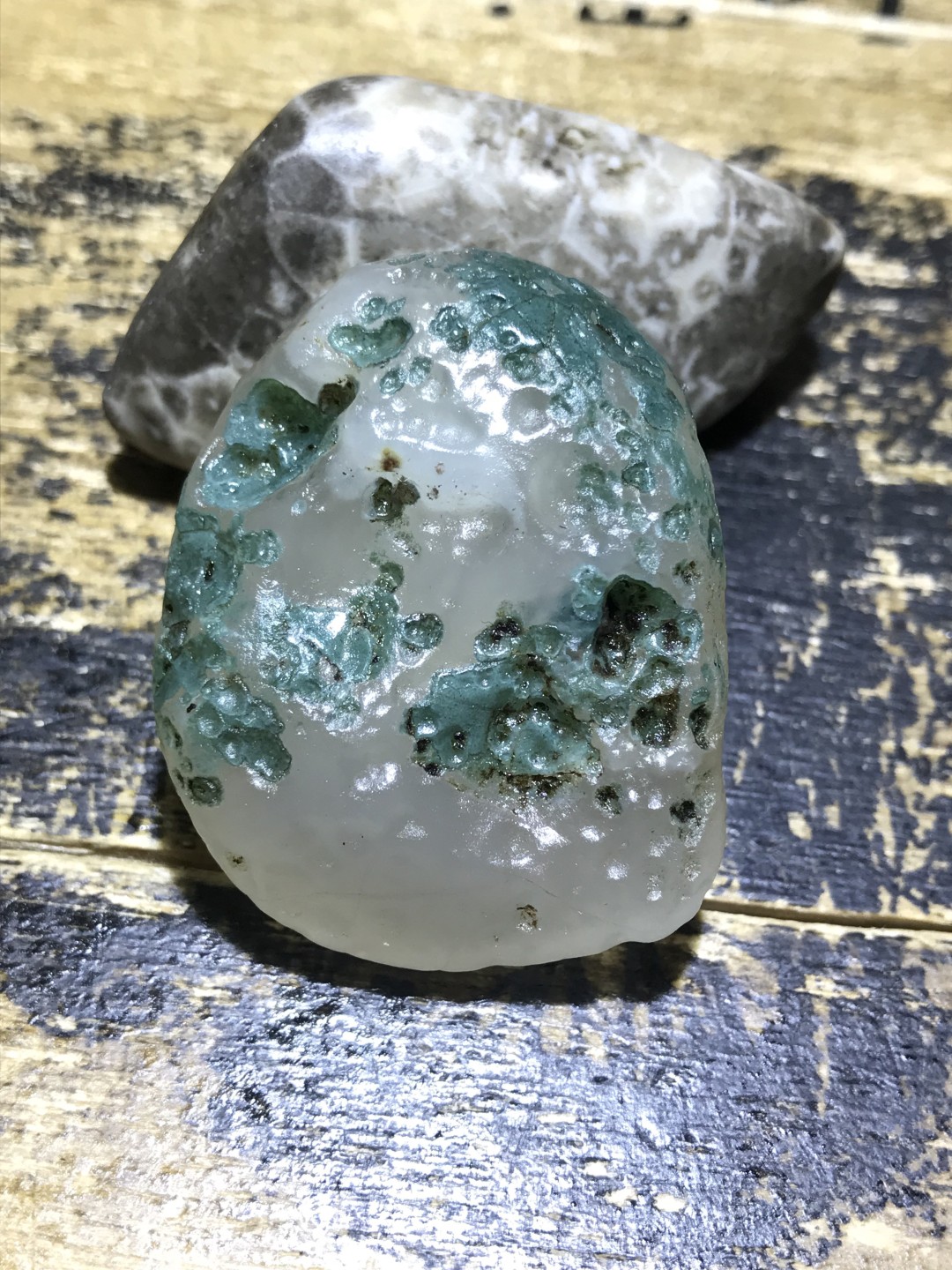 天然戈壁阿拉善麻皮玛瑙原石大吊坠一个，