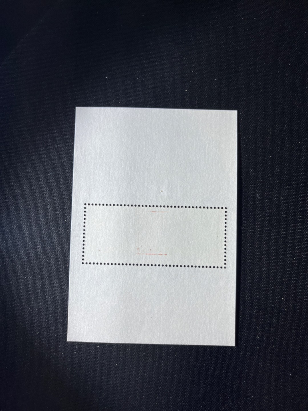洪涛臻品 精选邮票限时拍卖第二十六期 ✦大龙小型张1枚✦  拍品是1枚，新拆盒中间抽了一枚品相无瑕疵的，朋友的大龙评级99分卖了1.2万，全程带硅胶手套拆，不碰金粉，票没有触痕，收藏或者搏高分的老板留意下！！全品可直接评级