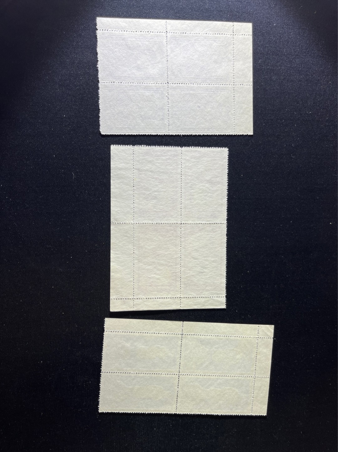 洪涛臻品 精选邮票限时拍卖第二十六期 纪27斯大林版撕全品方连一组，3-2左上角一枚有一个黄点，别无毛病，喜欢的老板不要错过
