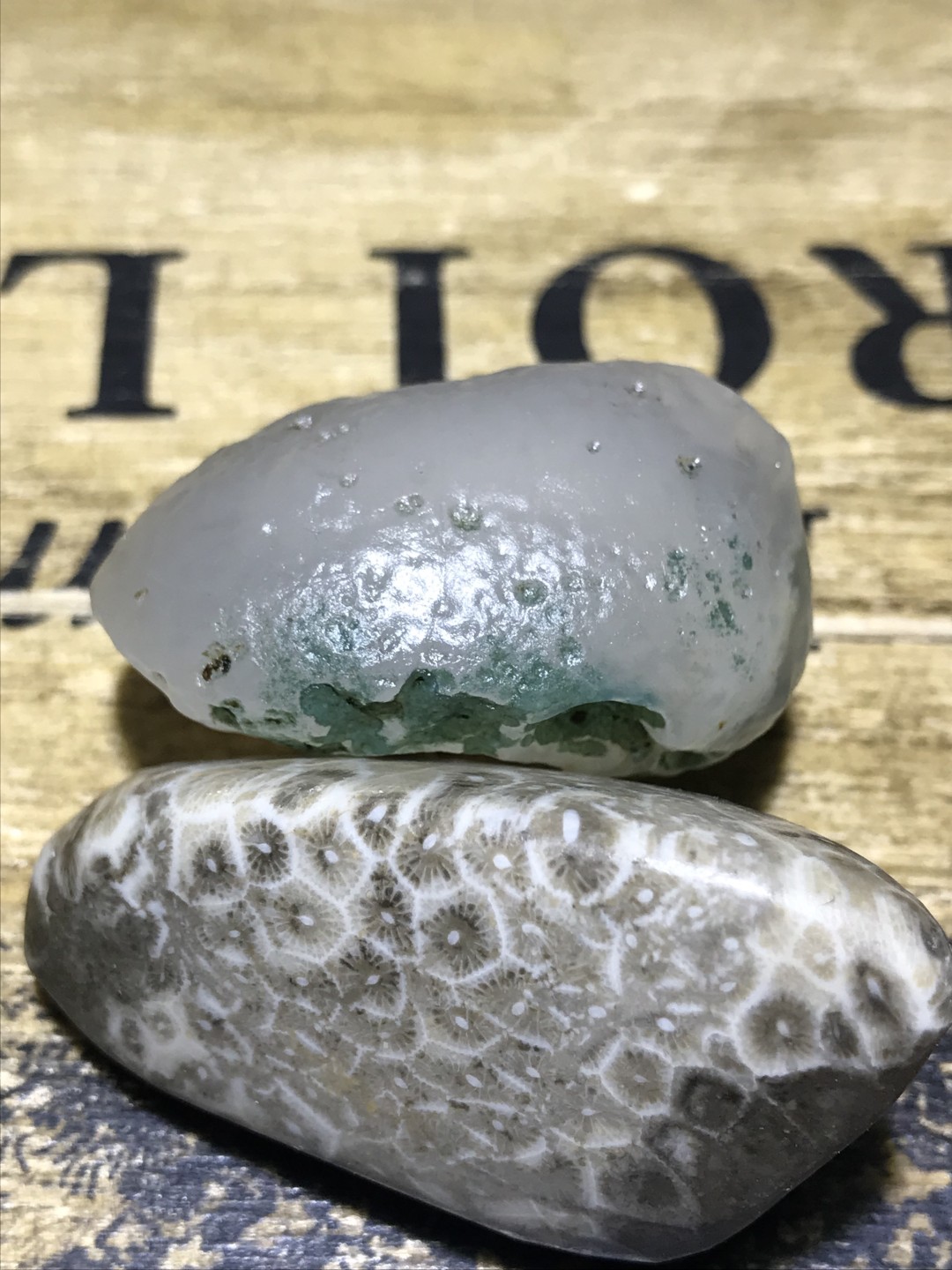 天然戈壁阿拉善麻皮玛瑙原石大吊坠一个，