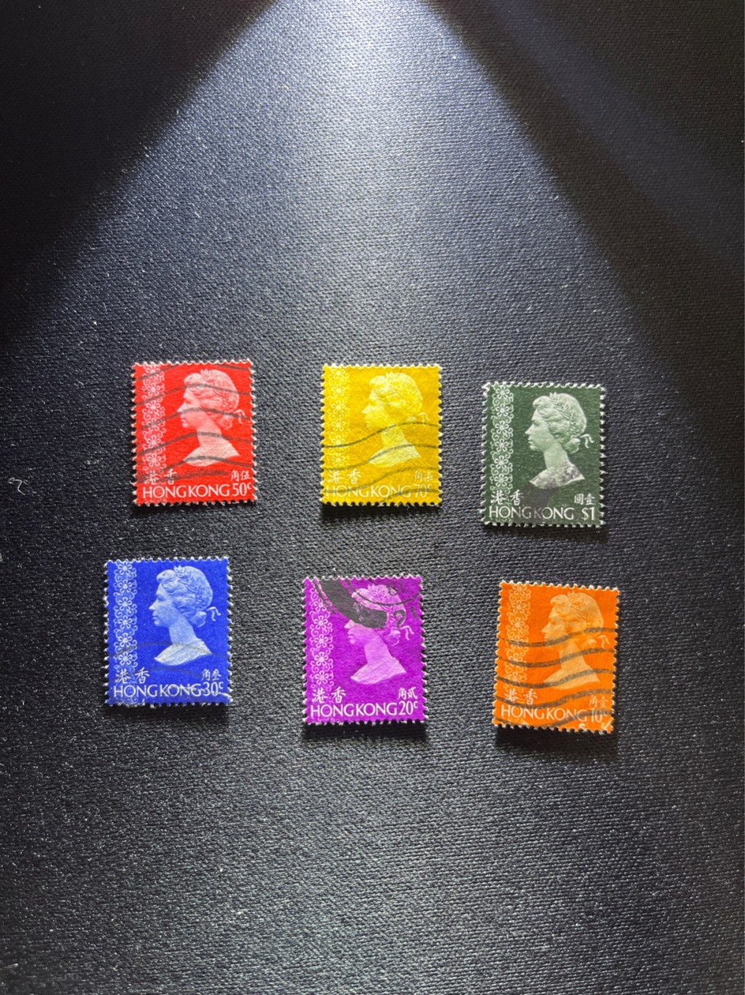 洪涛臻品 精选邮票限时拍卖第二十七期 经典热门品种 ✦伊丽莎白二世邮票✦ 非常受欢迎的邮票，品相自定，来之不易，数量有限，注意捡漏