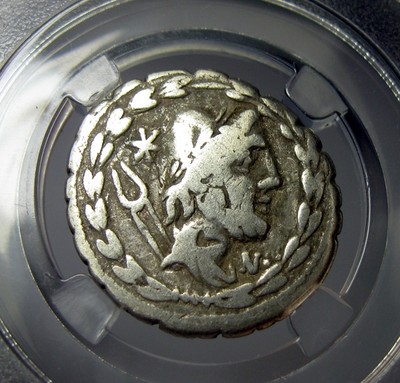 古罗马共和时代银币,火神伏尔坎,鹰与闪电,BC105,1第纳尔,19mm,3.6g,自打标签盒子R6317lx - 古罗马共和时代银币,火神伏尔坎,鹰与闪电,BC105,1第纳尔,19mm,3.6g,自打标签盒子R6317lx
