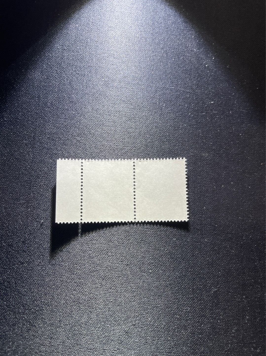 洪涛臻品 精选邮票限时拍卖第二十七期 红军邮  厂名 2连1组    版撕全品嘎嘎绝 可评级 非常受欢迎的经典小票，注意捡漏，全品可评级