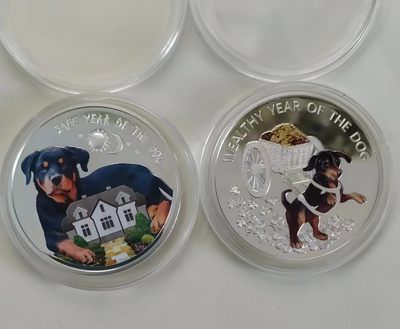 【海寧潮】拍卖第四十一期 - 【海寧潮客户代拍】马其顿2018,中国吉祥狗年生肖系列“平安护家狗➕富贵招财狗”, 56.56克亮彩彩色精制银币2枚全套装. 盒证全. 少见品套装