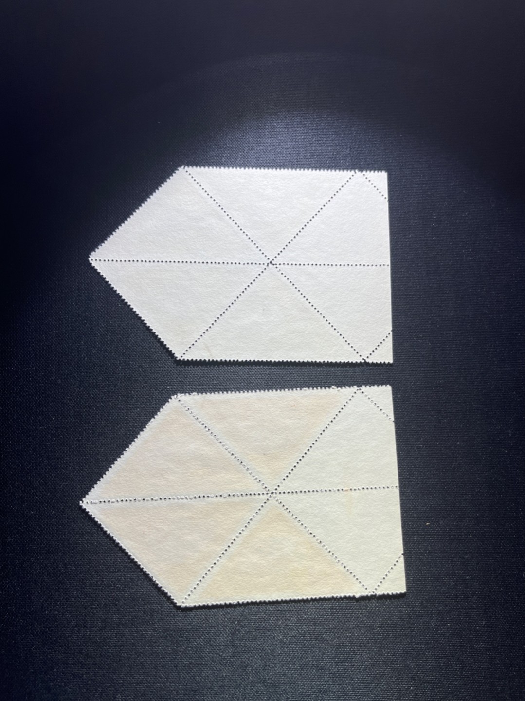 洪涛臻品 精选邮票限时拍卖第二十八期 纪10和平再版盖销，3-1  3-2厂名，方连1对，（没货了，捡漏抓紧）三俗稀缺，三角票鼻祖，版撕品质，状态一流，新票价格高，盖销更高性价比，全品可评级，所有拍品包过灯，注意捡漏