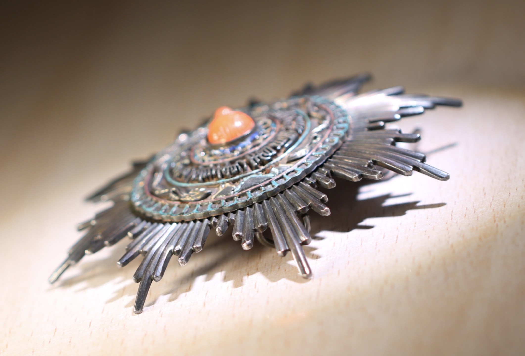 大猫徽章拍卖第202期  清代 御赐双龙宝星勋章 二等第三 正副章 （绶带盒子后配）