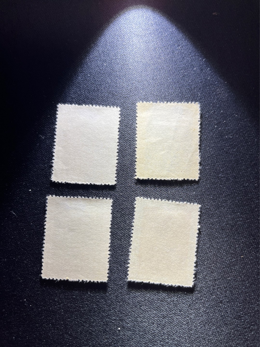 洪涛臻品 精选邮票限时拍卖第三十期 纪1再版(高清图见图3)，左上顺戳，上品，会处理的分分钟搞定轻微软折。 有邮商收购约50元