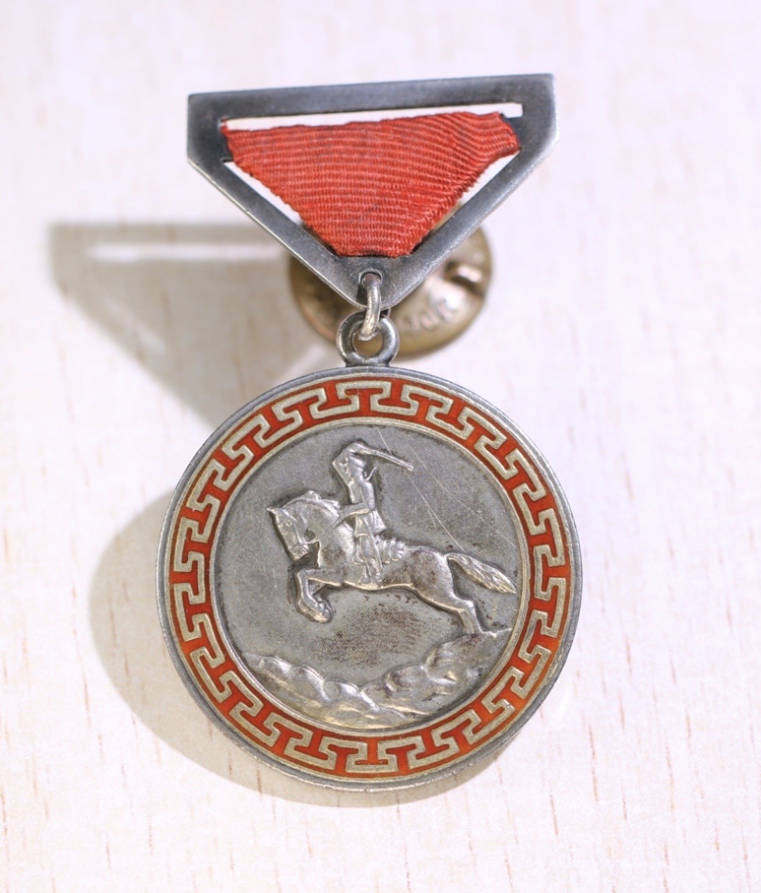 大猫徽章拍卖第202期  蒙古🇲🇳战功奖章一对 银质好品