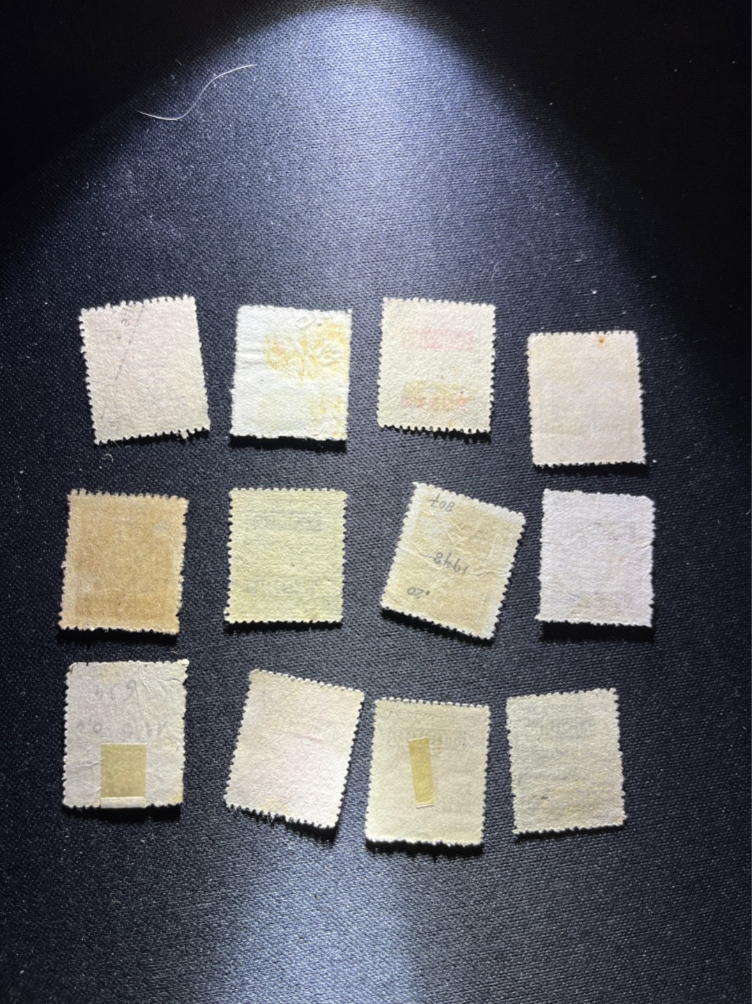 洪涛臻品 精选邮票限时拍卖第二十九期 民国孙中山像改值高额邮票，一组12枚均不同。1948年4月，国币贬值厉害，邮资大幅上涨，各版邮票已不适合使用，在时代的呼唤下，这些惊天地泣鬼神的，见证了历史的超高加盖面值邮票诞生了！注意捡漏