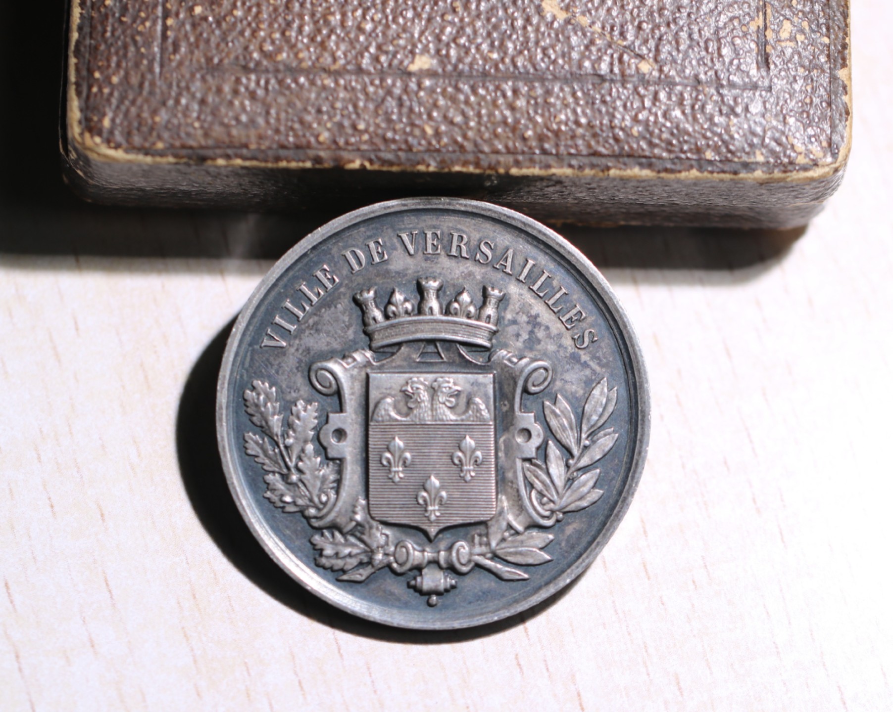 大猫徽章拍卖第202期  法国音乐学院银章 1885年原盒 