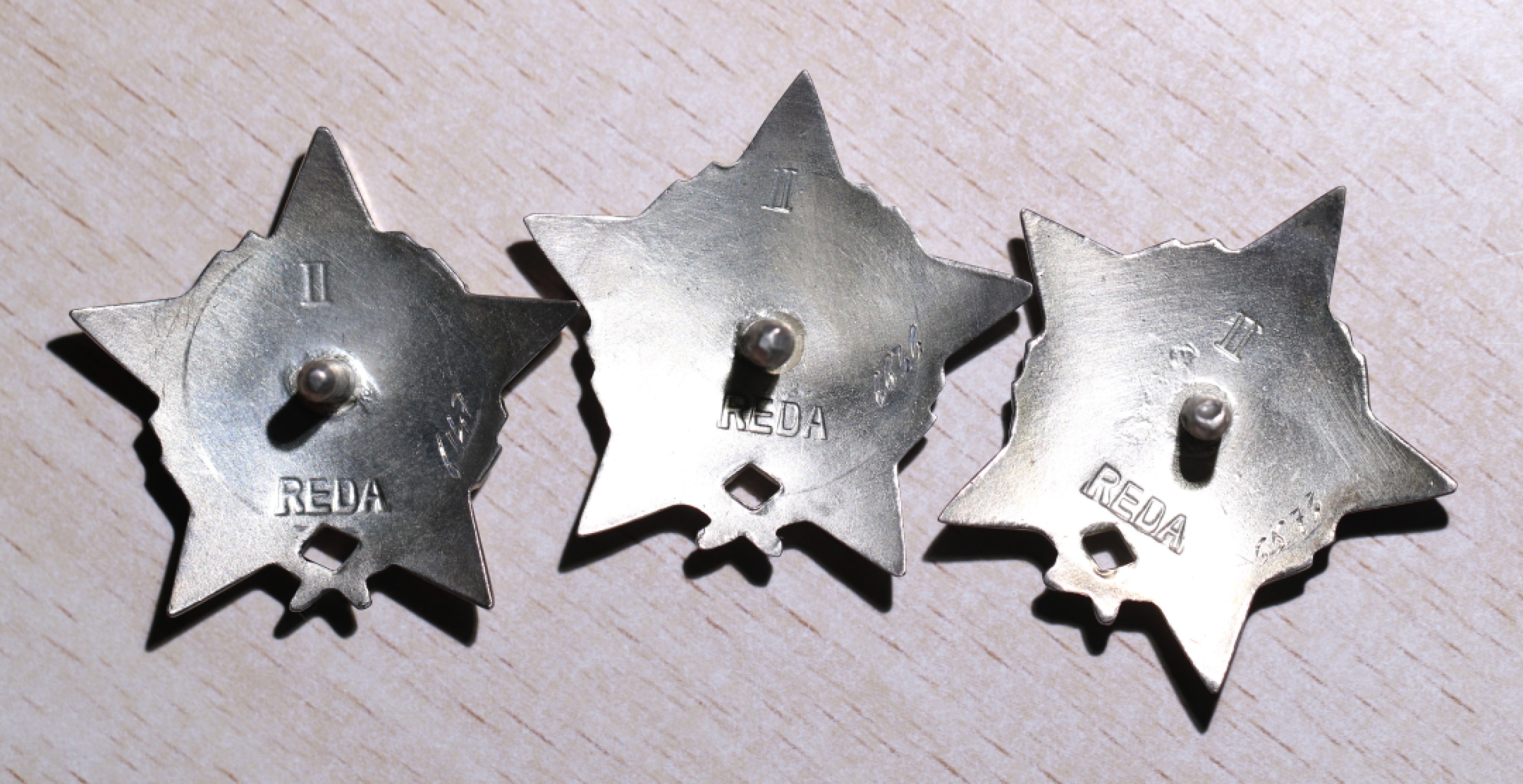 大猫徽章拍卖第202期  南斯拉夫二级游击队之星勋章一组 银质全品