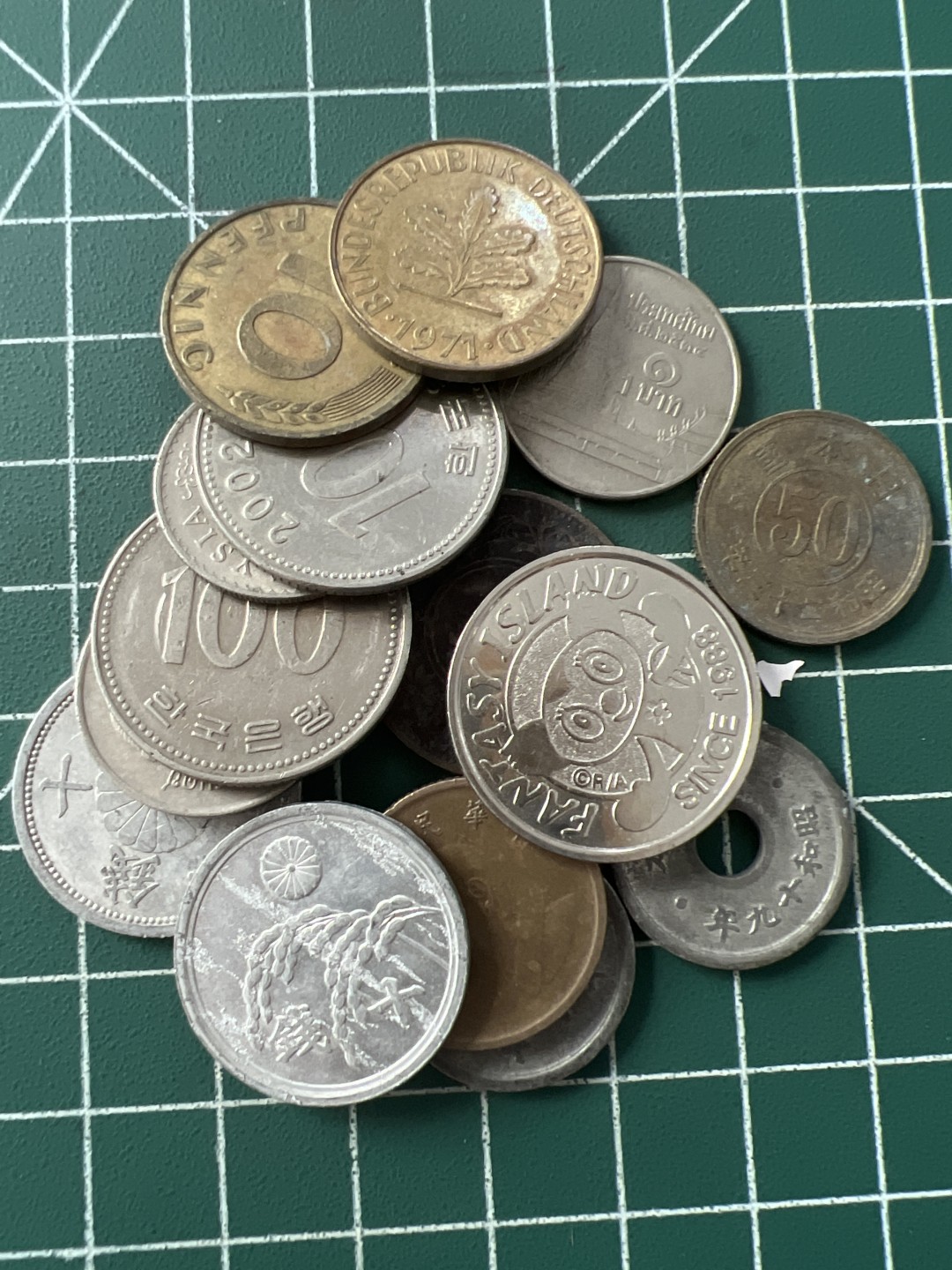 泡泡堂第八十九期  世界硬币纪念章邮票专场（无押金，无佣金，捡漏，全场20包邮，偏远地区除外） 外币一组十