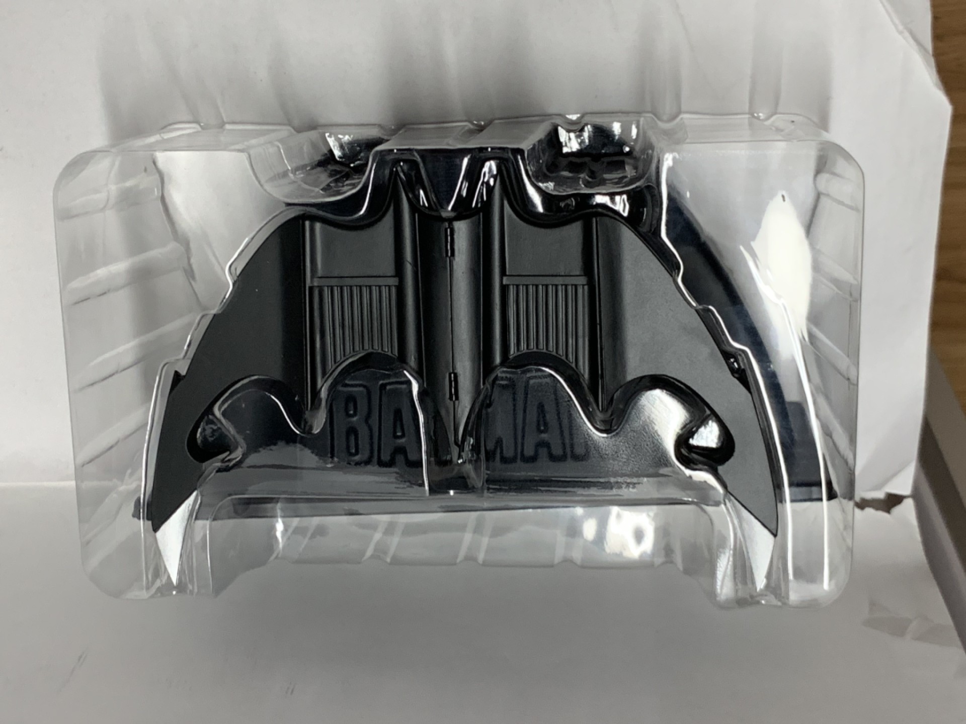 零元拍：NECA 1/1 蝙蝠侠 电影道具蝙蝠镖，全新未拆。