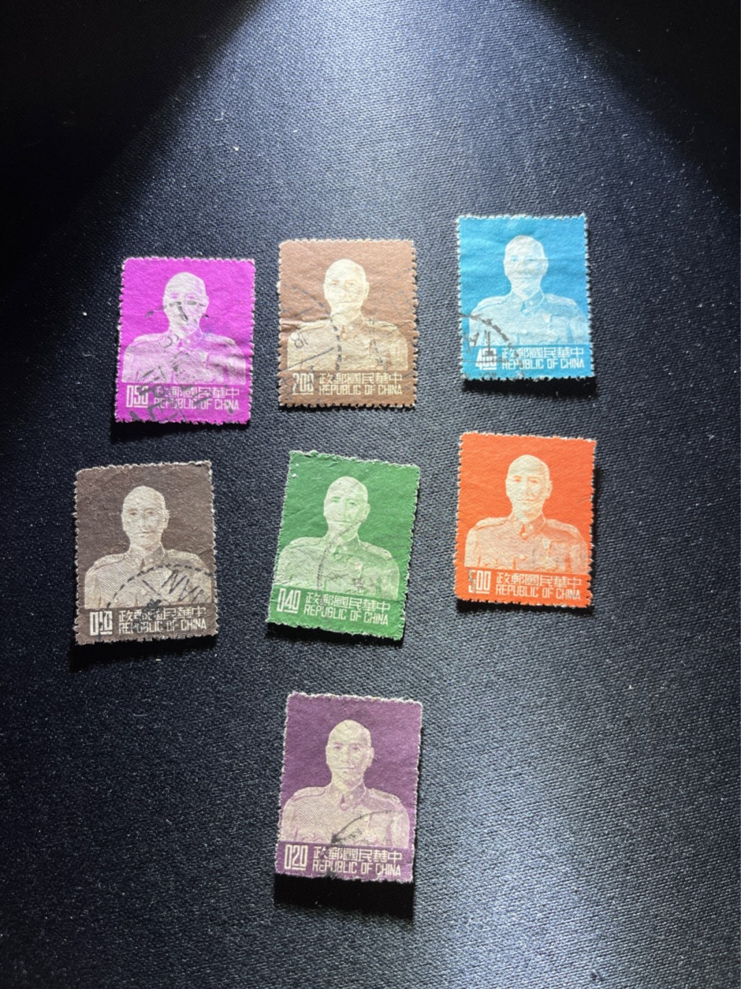 洪涛臻品 精选邮票限时拍卖第二十九期 偏远省份1953年总统像，早期挺高档的票，已十分少见了(参考：22年前的目录对新套票标价约3万台币)