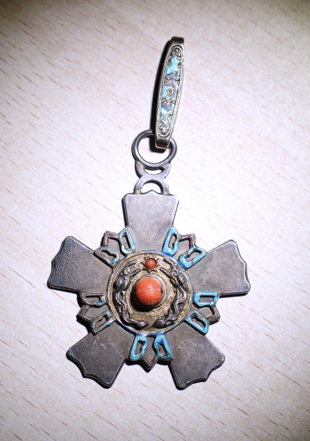 大猫徽章拍卖第202期  清代 御赐双龙宝星勋章 二等第三 正副章 （绶带盒子后配）