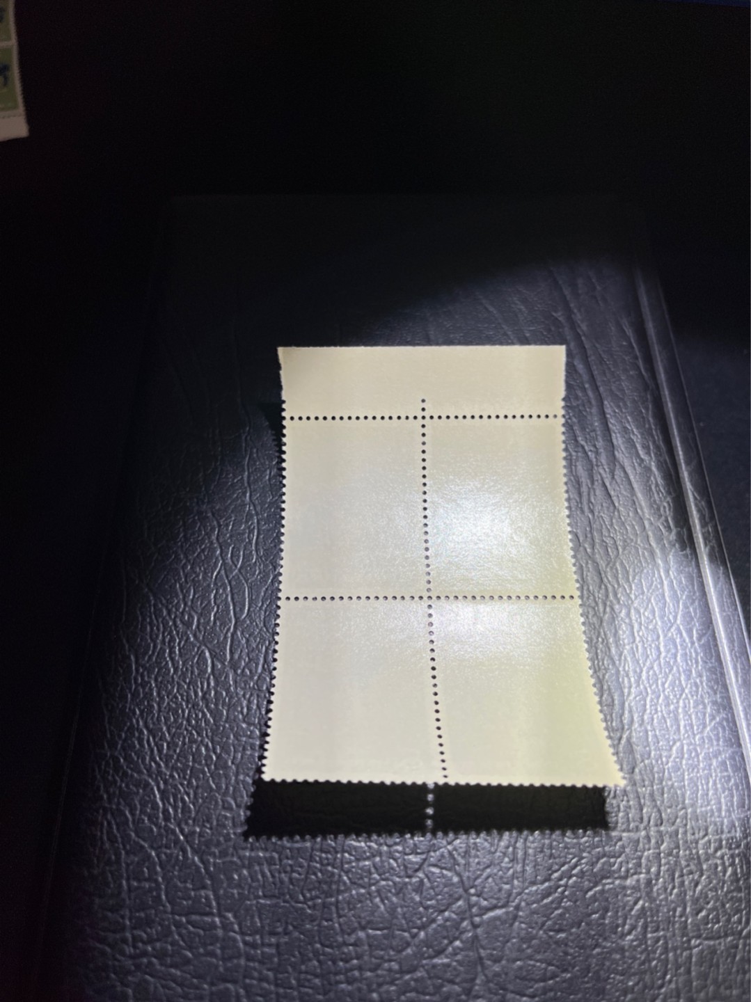 洪涛臻品 精选邮票限时拍卖第三十期 特46唐三彩 8-2盖销 数字 厂名4方连 中心戳 非常漂亮，三俗稀缺。 版撕全品嘎嘎绝。解放初的经典票，整版撕开，面艳胶白，票挺洁净，齿孔完美，收藏评级两相宜。老纪特的版票资源十分稀缺难寻，机会来临时必须抓住。